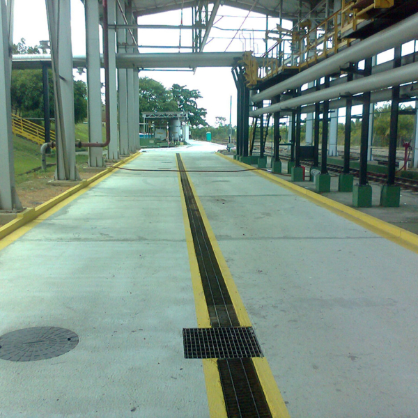 Construção da plataforma – Base da Petrobras em Candeias (BECAN)