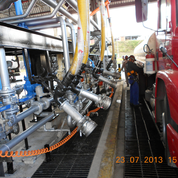 Serviço de construção da nova plataforma de carregamento, com instalação de novos braços tipo Botton, Na Base do ORSUB – Itabuna